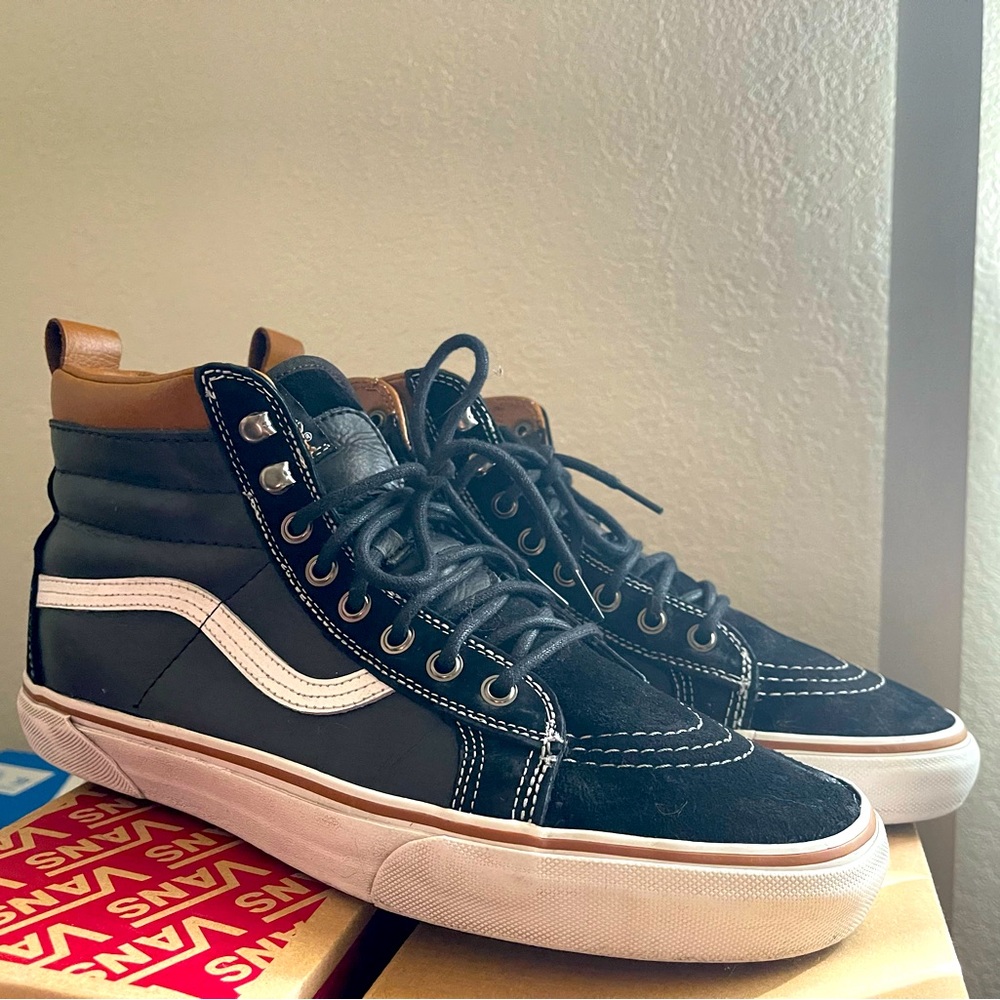 Vans Sk8-Hi MTE 1 “Black/True White” Size 11.5